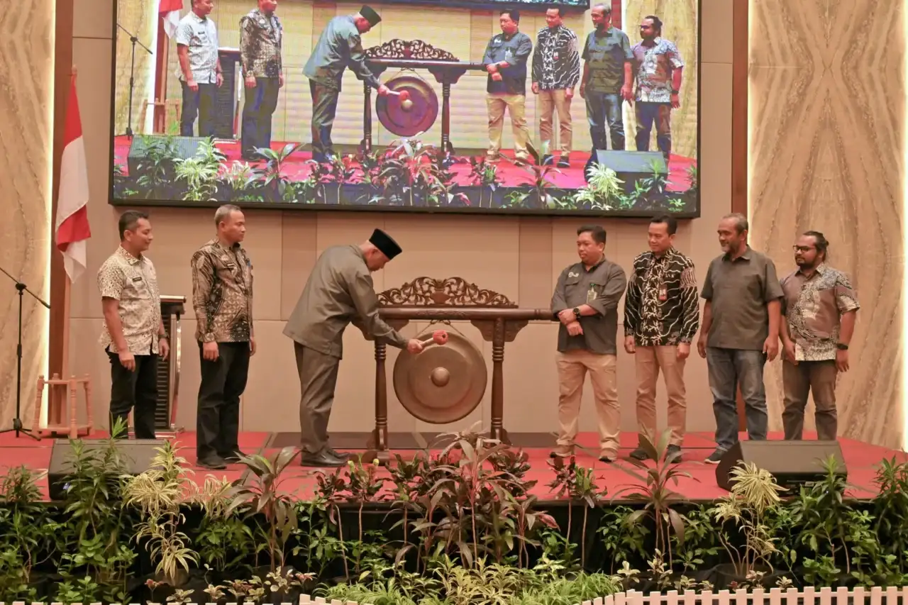 pemprov-sumbar-perkuat-kapasitas-pengelola-usaha-perhutanan-sosial-melalui-bimtek