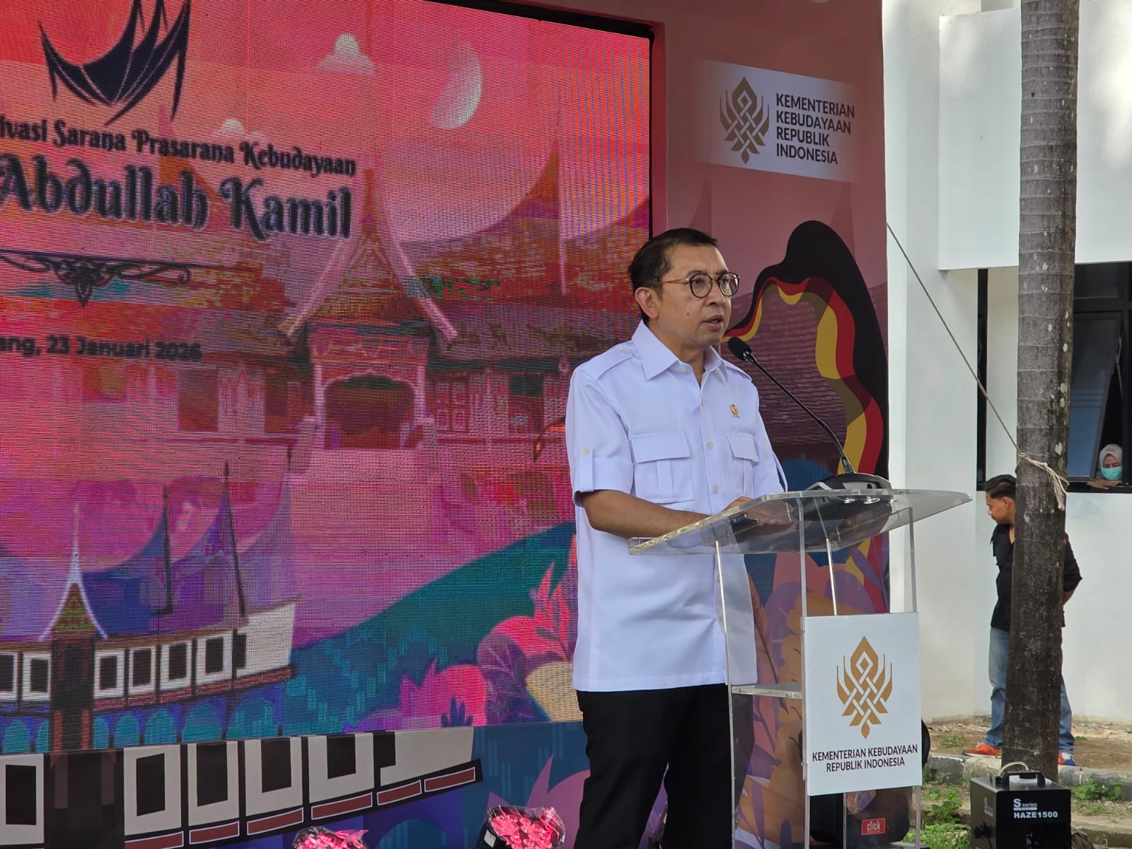menteri-kebudayaan-fadli-zon-resmikan-gedung-abdullah-kamil,-pusat-dinamisasi-budaya-sumbar menteri-kebudayaan-fadli-zon-resmikan-gedung-abdullah-kamil,-pusat-dinamisasi-budaya-sumbar