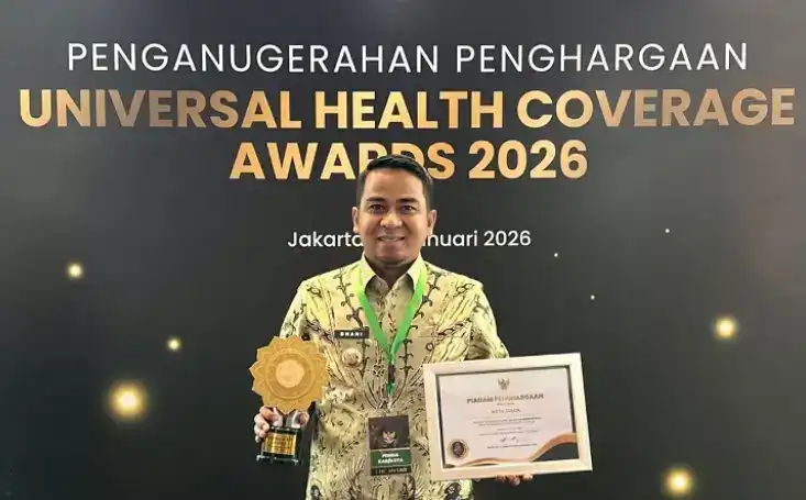 pemko-solok-menerima-penghargaan-uhc-awards-2026-kategori-madya