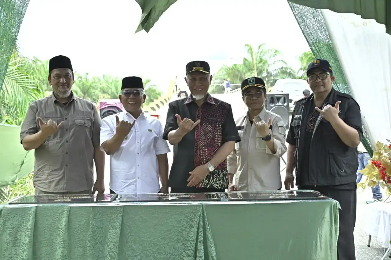 gubernur-resmikan-pemakaian-tiga-jembatan-strategis-di-pasaman-barat,-akses-menuju-pelabuhan-teluk-tapang-kian-lancar