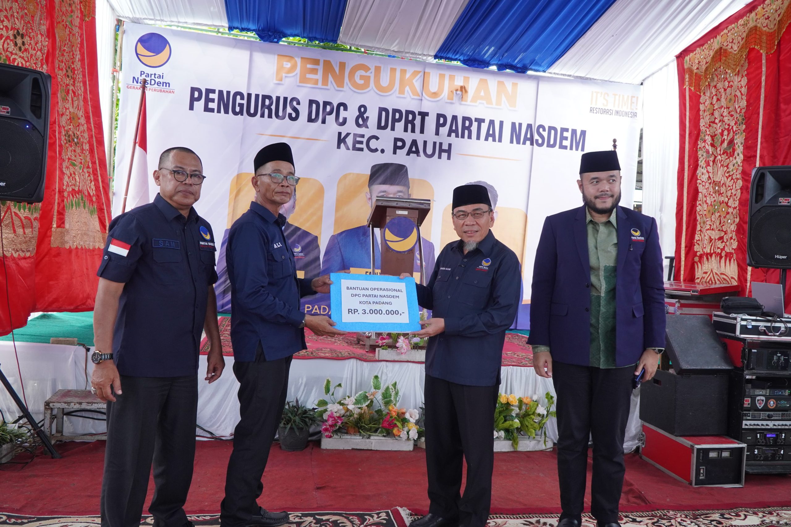 lantik-dpc-nasdem-pauh,-fadly-amran:-kekuatan-dan-soliditas-struktur-tentukan-sukses-partai-di-masa-depan lantik-dpc-nasdem-pauh,-fadly-amran:-kekuatan-dan-soliditas-struktur-tentukan-sukses-partai-di-masa-depan