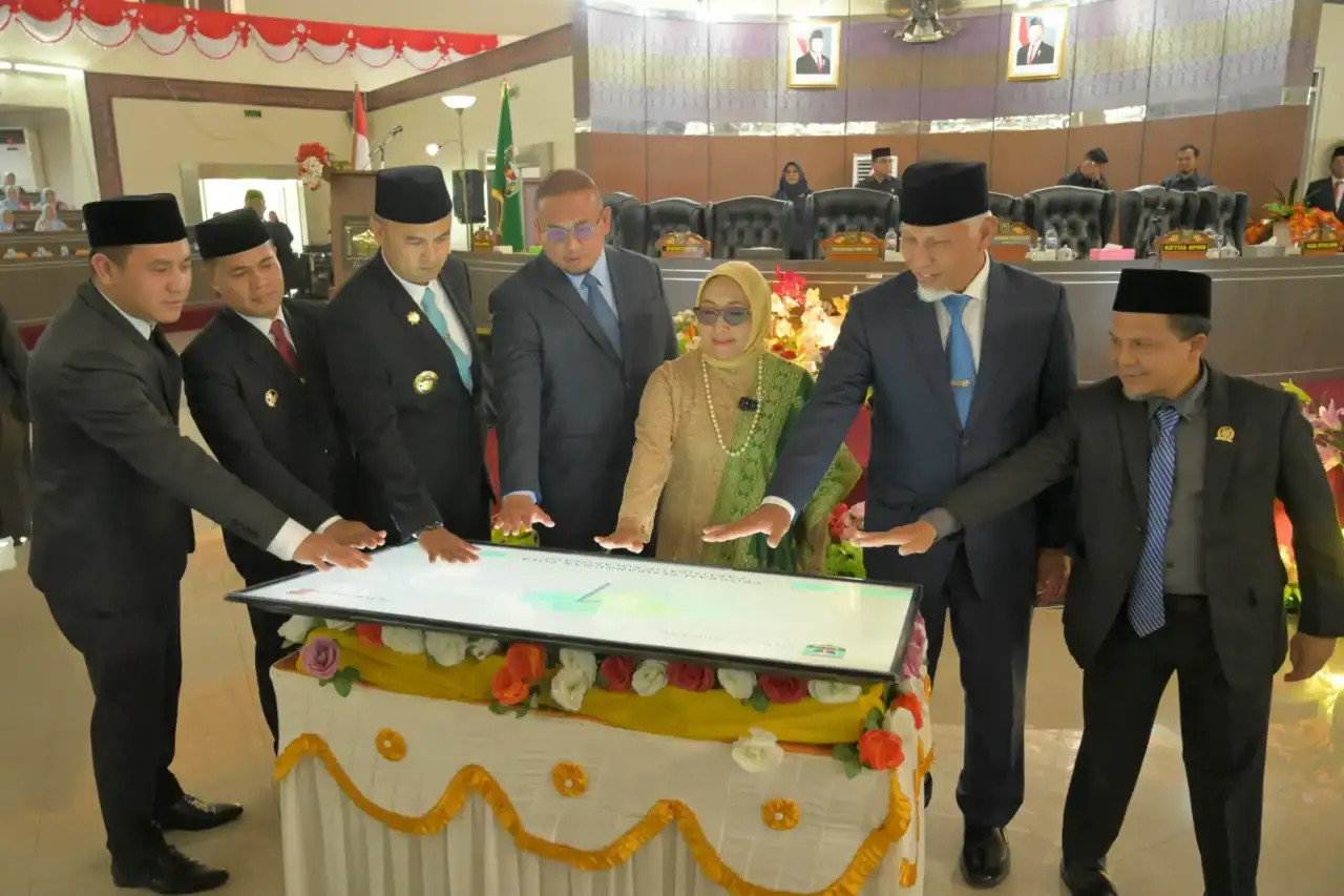 gubernur-mahyeldi-berharap-sijunjung-semakin-maju-dan-sejahtera-diusia-ke-77 gubernur-mahyeldi-berharap-sijunjung-semakin-maju-dan-sejahtera-diusia-ke-77