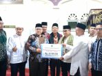 safari-ramadan-di-solok,-ketua-dprd-sumbar-muhidi-buka-bersama-jamaah-masjid