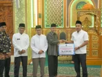 wagub-sumbar-salurkan-bantuan-untuk-mendukung-pengembangan-fasilitas-masjid-tangah-jua-bukittinggi