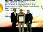 presdir-jne-mohamad-feriadi-soeprapto-raih-penghargaan-indonesia-best-ceo-2025