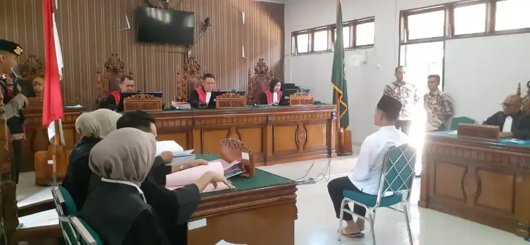 ilmam-suhdi-penganiaya-nenek-saudah-jalani-sidang-perdana,-dakwaanmya-percobaan-pembunuhan