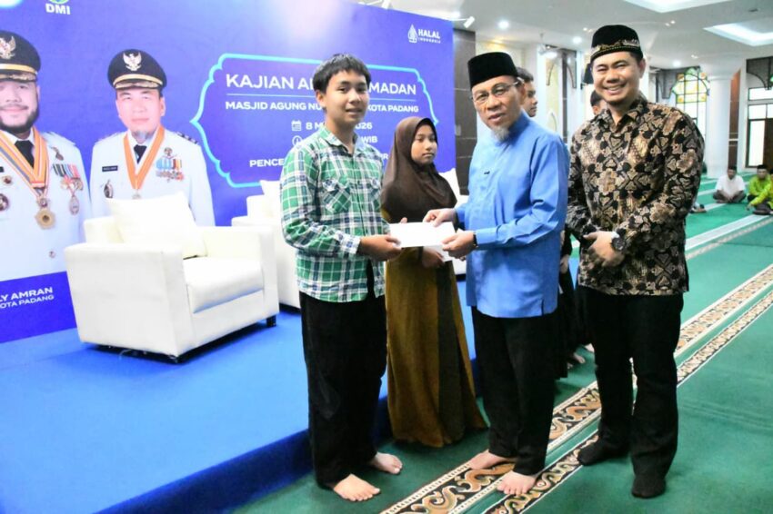 wawako-padang-gelar-kajian,-santuni-anak-yatim,-salurkan-bantuan-masjid