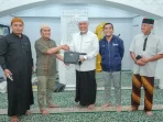 gubernur-mahyeldi-iktikaf-bersama-warga-di-masjid-jihad-perak-kota-padang