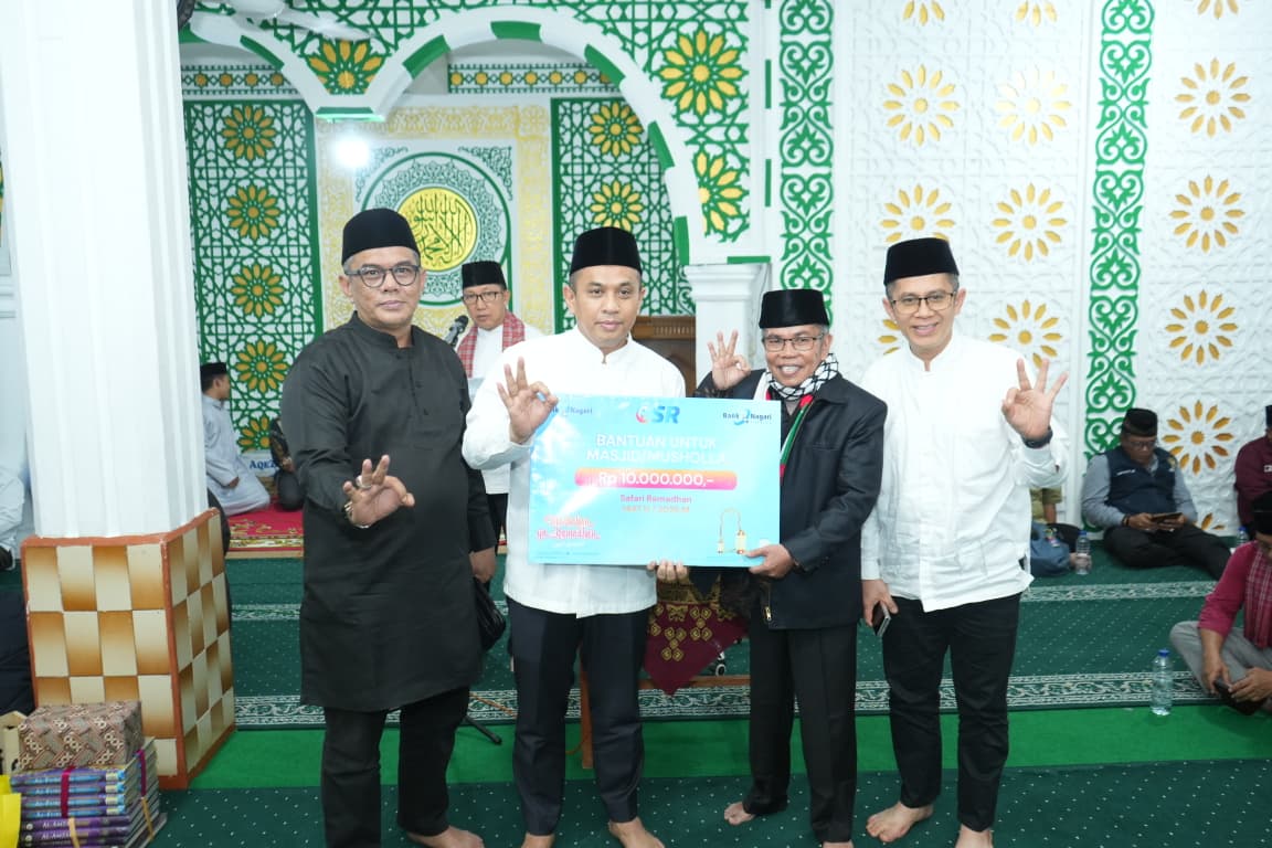 tim-safari-ramadan-pemprov-sumbar-salurkan-berbagai-bantuan-untuk-masyarakat-tanah-datar tim-safari-ramadan-pemprov-sumbar-salurkan-berbagai-bantuan-untuk-masyarakat-tanah-datar