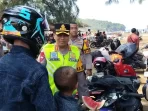 polresta-padang-lakukan-pemantauan-dan-pengamanan-di-kawasan-pantai-air-manis