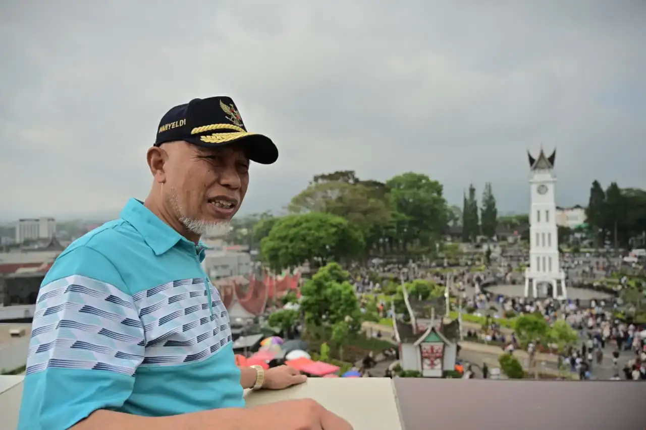 gubernur-mahyeldi-di-bukittinggi,-dorong-umkm-go-digital-untuk-perluas-pasar