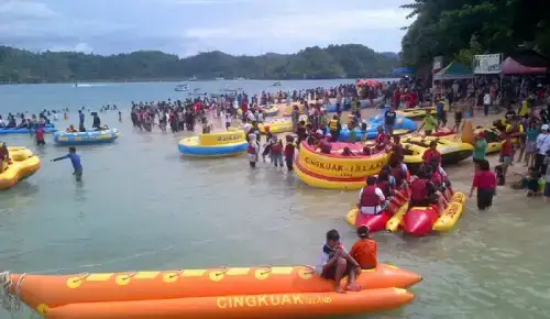 sekda-pessel-ingatkan-pemilik-wahana-permainan-laut-dan-darat,-utamakan-keselamatan-wisatawan sekda-pessel-ingatkan-pemilik-wahana-permainan-laut-dan-darat,-utamakan-keselamatan-wisatawan