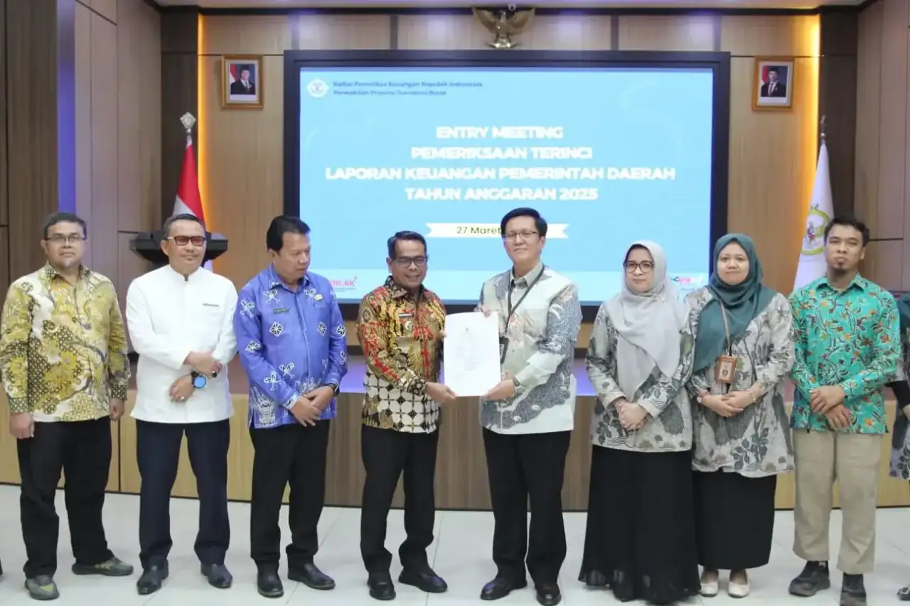wabup-pessel-dr.-risnaldi-ibrahim-serahkan-lkpd-tahun-2025-di-bpk-sumbar