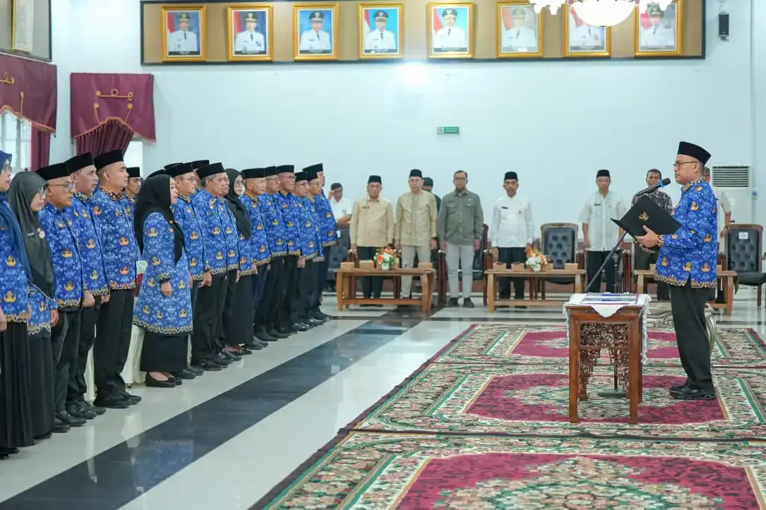 sekdaprov-sumbar-lantik-44-pejabat-administrator-dan-pengawas,-penempatan-jabatan-gunakan-manajemen-talenta sekdaprov-sumbar-lantik-44-pejabat-administrator-dan-pengawas,-penempatan-jabatan-gunakan-manajemen-talenta