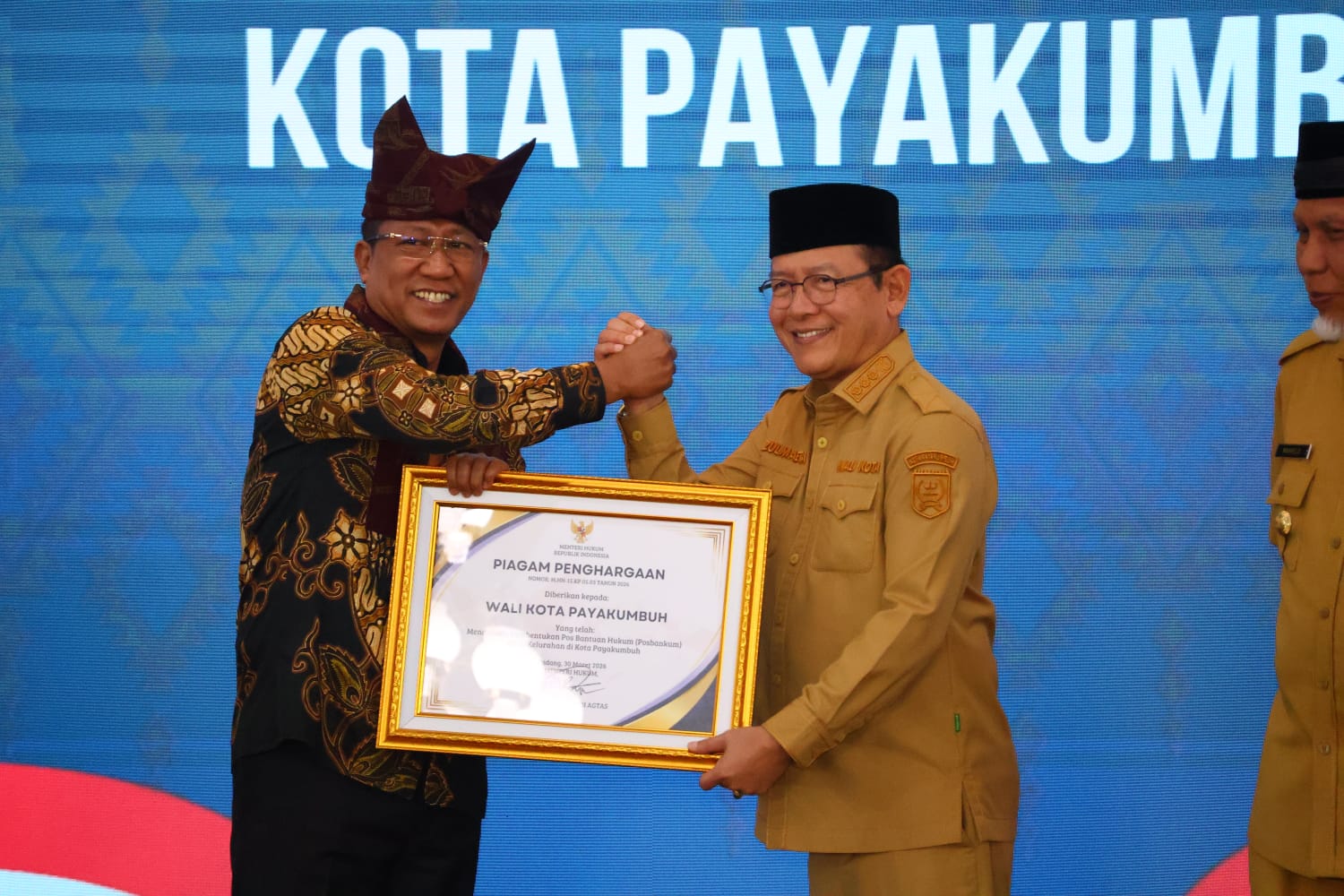 raih-penghargaan,-zulmaeta-ingin-posbankum-jadi-jembatan-keadilan-bagi-masyarakat raih-penghargaan,-zulmaeta-ingin-posbankum-jadi-jembatan-keadilan-bagi-masyarakat