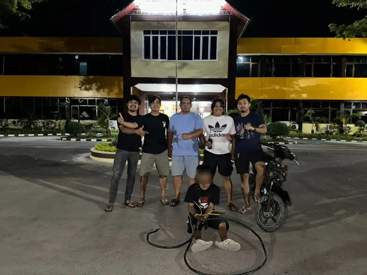 dipergoki-mencuri-kabel-tower-telkomsel-di-pasar-ambacang,-aj-ditangkap-polisi