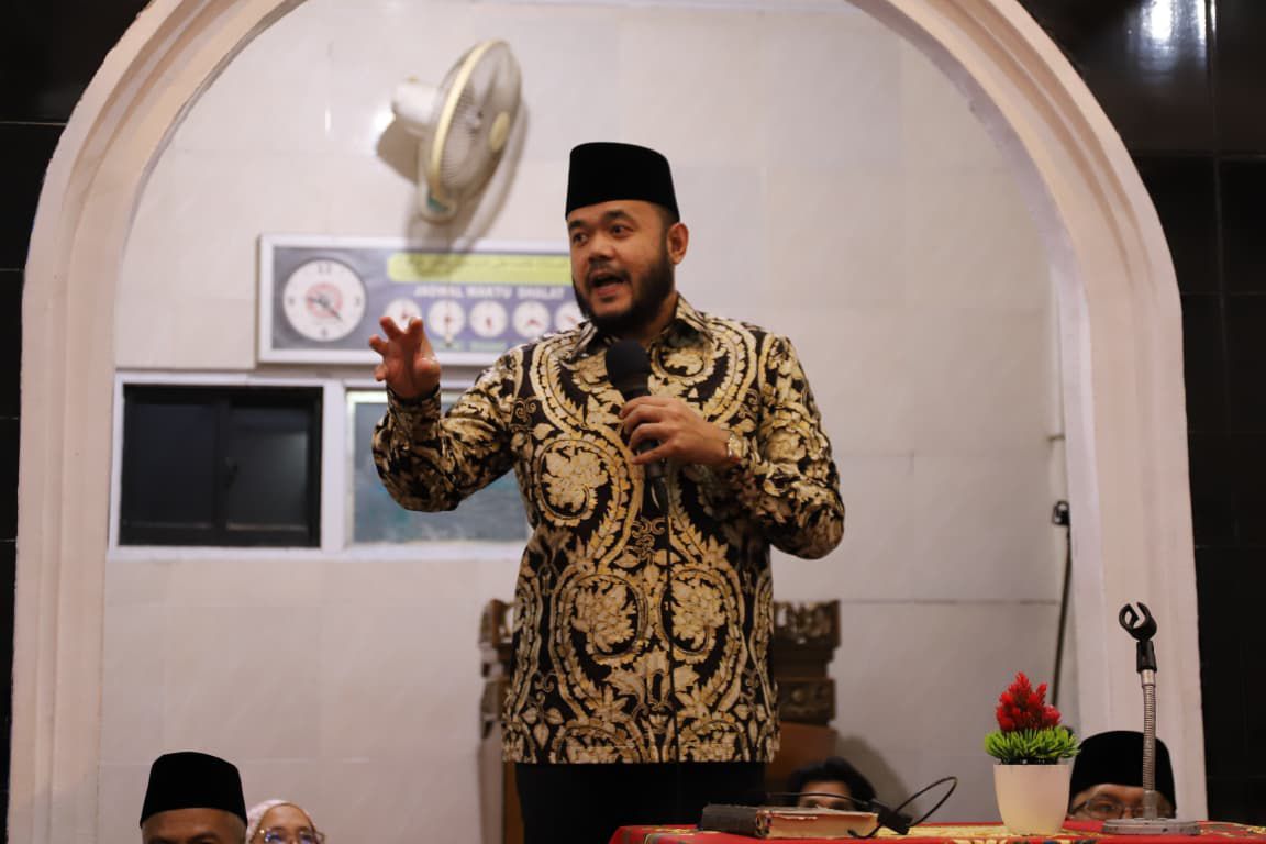 halal-bi-halal-di-masjid-muttaqin-parak-kaluek-pisang-wako-fadly-amran-ajak-pupuk-silaturahmi halal-bi-halal-di-masjid-muttaqin-parak-kaluek-pisang-wako-fadly-amran-ajak-pupuk-silaturahmi