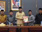 rapat-paripurna-dprd-kota-padang-setujui-lkpj-wali-kota-2025