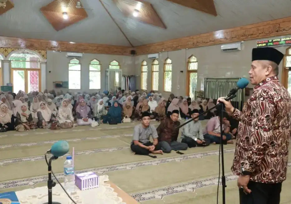 ratusan-guru-hadiri-tabligh-akbar-pgri-kota-payakumbuh-di-masjid-istiqomah-koto-nan-ampek
