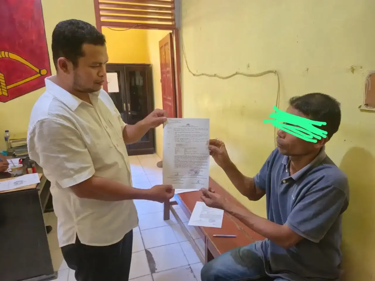 polsek-sutera-amankan-ua-tersangka-kasus-penganiayaan-di-kampung-tigo-koto-kayu-gadang