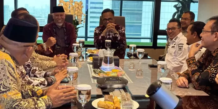 investasi-percepat-ekonomi-sumatera-barat:-kelapa,-gambir,-dan-infrastruktur-jadi-kunci