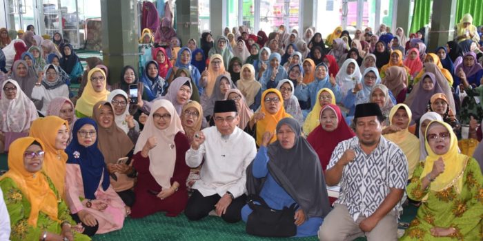 wawako-maigus-nasir-beri-tausyiah-dalam-halal-bihalal-aisyiyah-pauh-ix