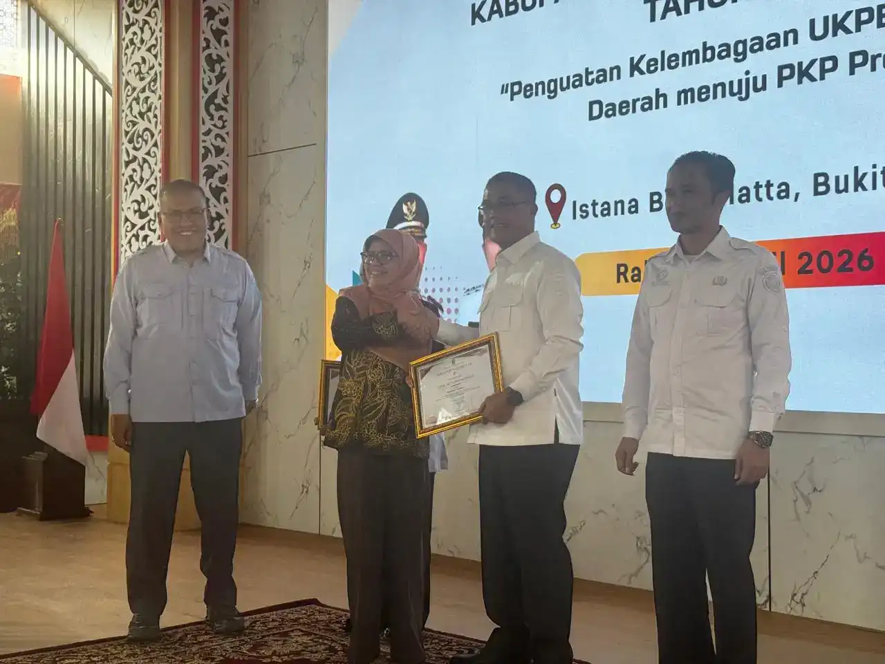 payakumbuh-raih-penghargaan-itkp,-bukti-pengelolaan-pbj-makin-akuntabel