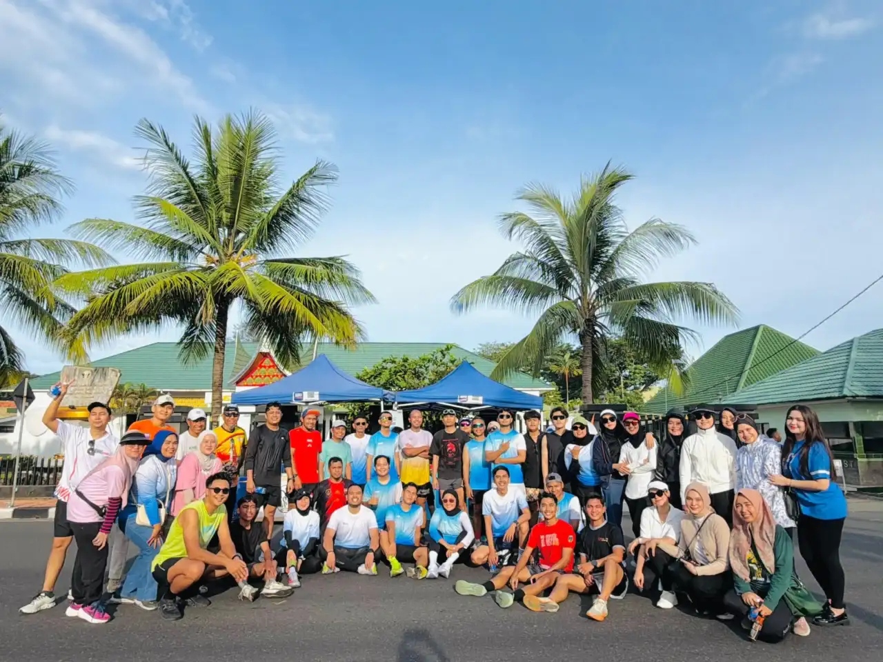 viral-di-cfd-padang,-ratusan-pelari-ikut-brimo-car-free-run-bri-runners