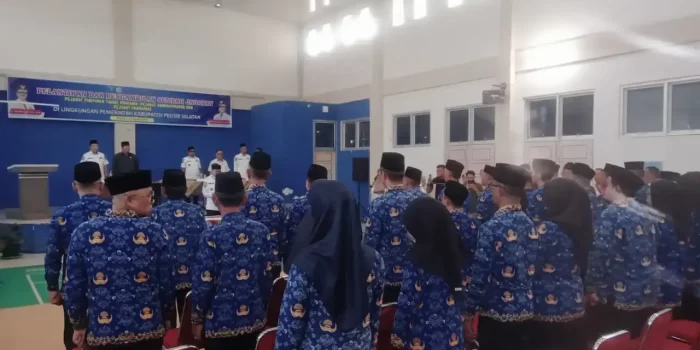 bupati-pessel-lantik-33-pejabat,-hendrajoni-ingatkan-disiplin,-kerja-keras-dan-integritas