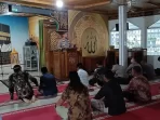 wakapolres-pessel-jadi-khatib-jumat-di-mesjid-nurul-hidayah-polres,-ajak-amar-makruf