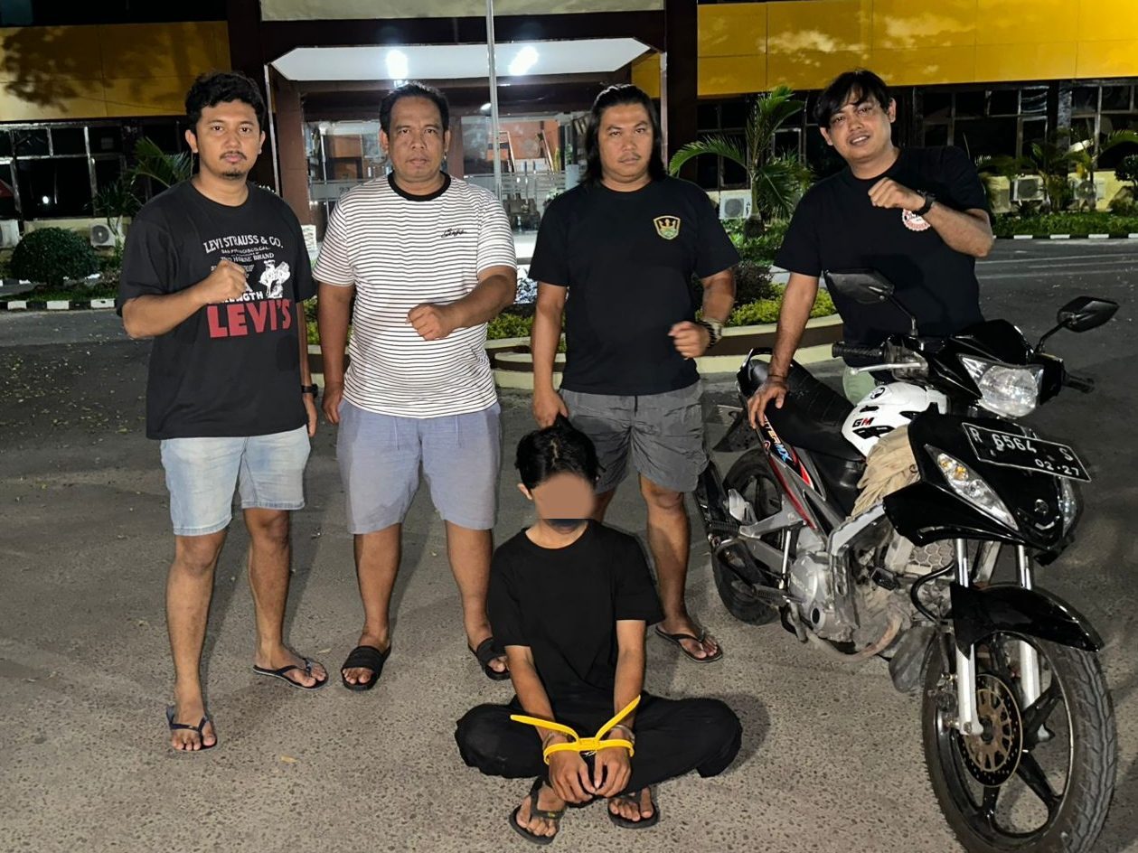 tim-klewang-tangkap-pemuda-terekam-cctv-curi-laptop-di-masjid