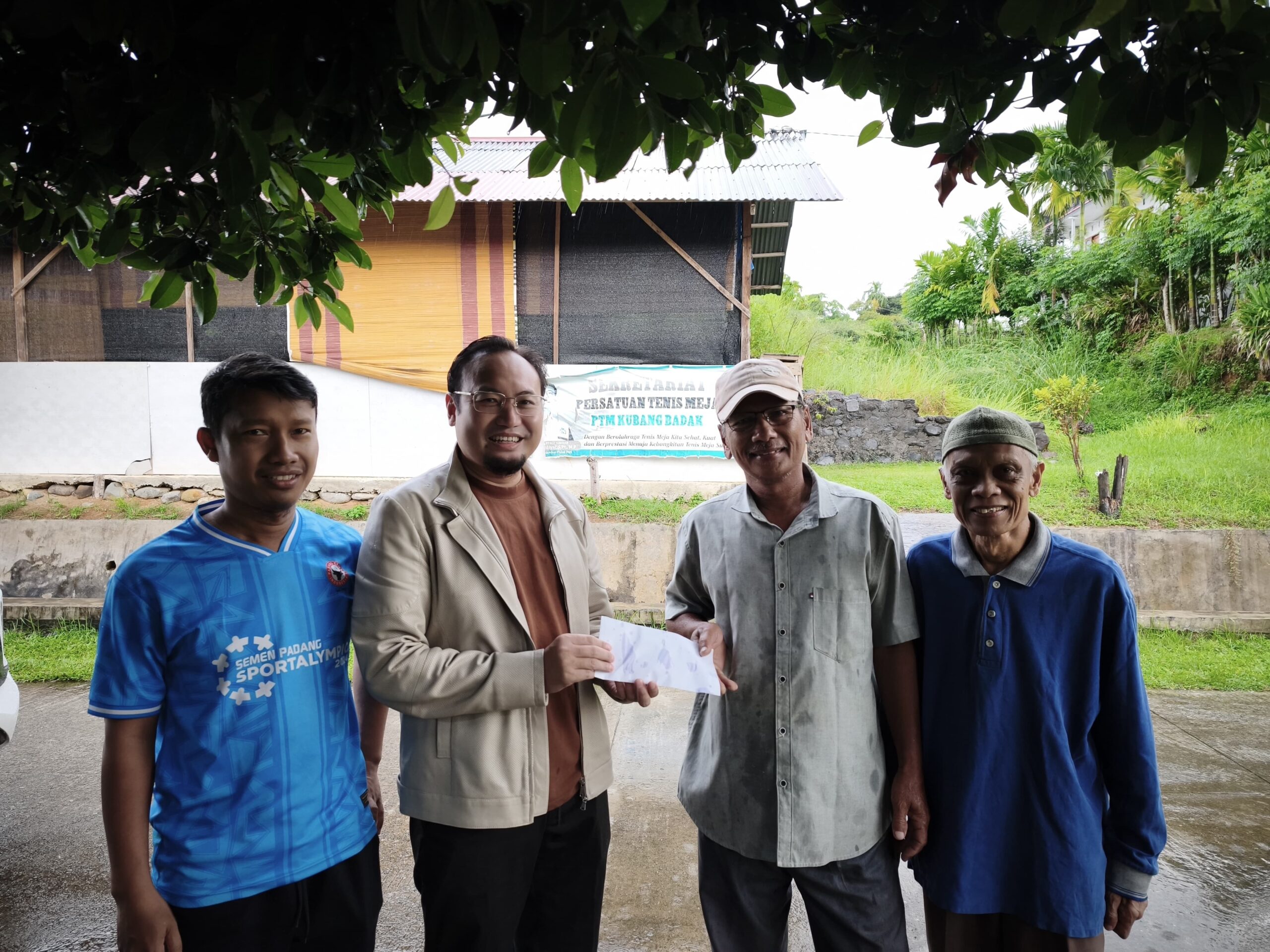 buka-data,-rahmat-saleh-beberkan-realisasi-bantuan-bibit-bagi-petani-di-sumbar
