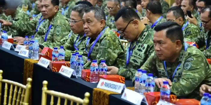 dankodaeral-ii-hadiri-apel-komandan-satuan-tni-tahun-2026-di-universitas-pertahanan