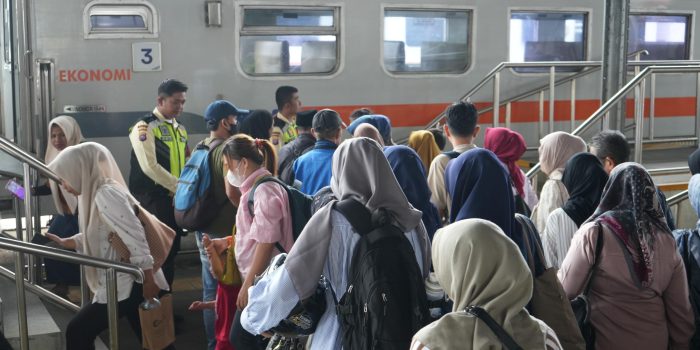 kai-divre-ii-sumbar-layani-23.817-penumpang-saat-libur-panjang
