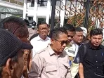 konfederasi-serikat-pekerja-seluruh-indonesia-sumatera-barat-unjuk-rasa,-tuntut-kenaikan-upah