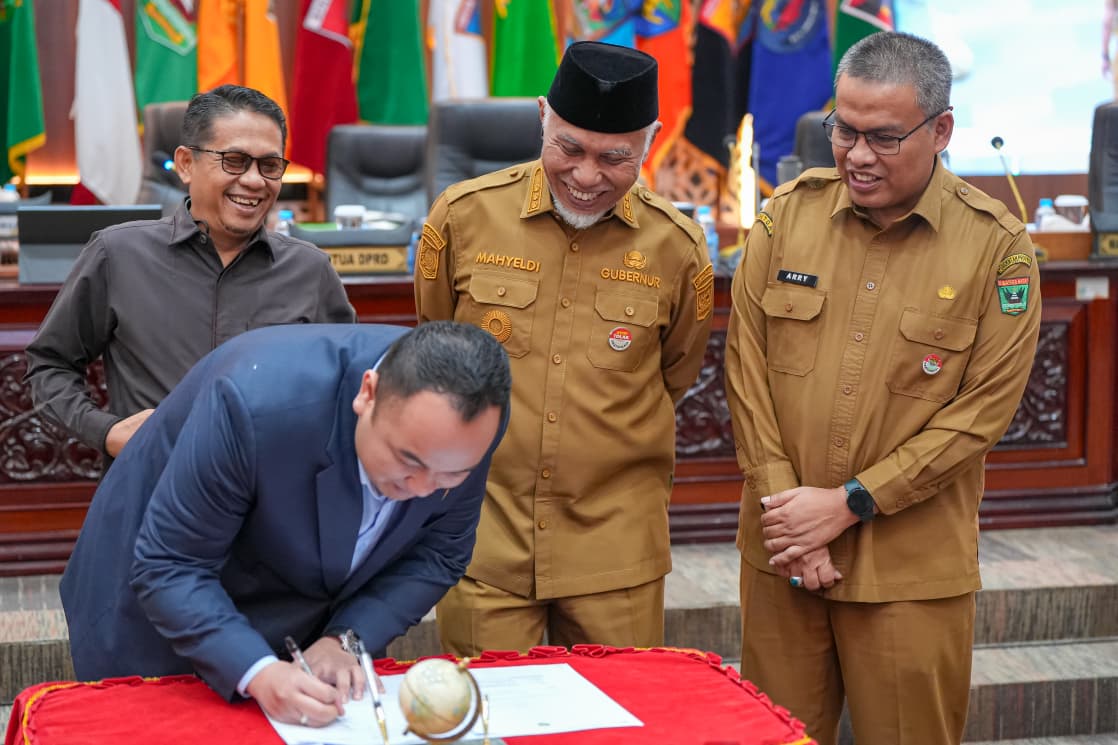 dprd-setujui-penguatan-modal-pt.-jamkrida-sumbar,-mahyeldi:-akses-pembiayaan-umkm-lokal-kian-terbuka