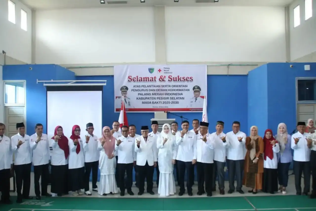 pmi-pessel-dilantik,-bupati-hendrajoni-:-penguatan-pmi-penting-dalam-kesiapsiagaan-bencana