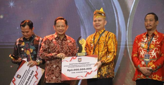 mendagri-seimbangkan-pengawasan-dan-insentif-bagi-pemerintah-daerah