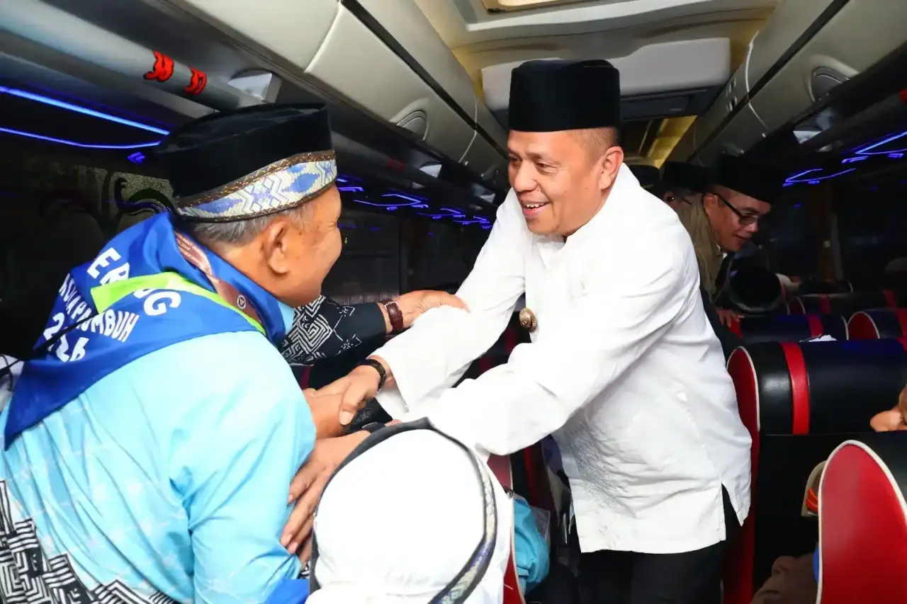 wawako-elzadaswarman-lepas-175-jemaah-calon-haji-kota-payakumbuh