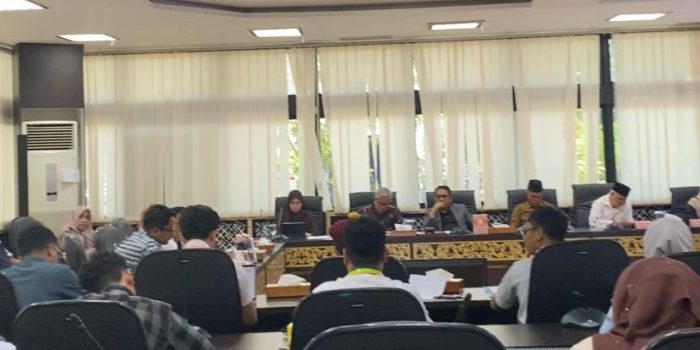 wakil-ketua-dprd-sumbar-rdp-dengan-kspsi,-aliansi-mahasiswa-dan-cipayung