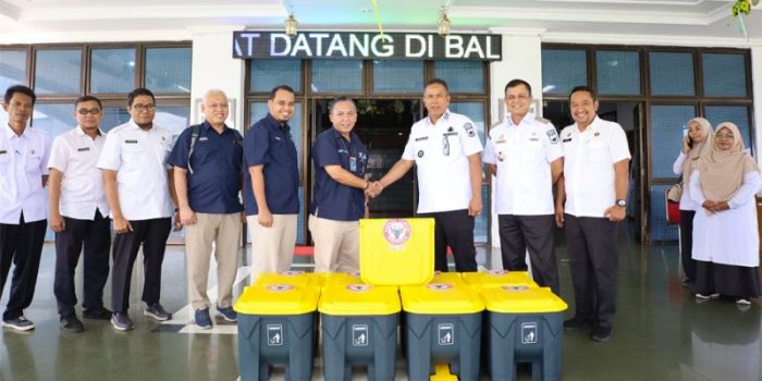 pemko-pariaman-terima-bantuan-tong-sampah-terpilah-untuk-pemanfaatan-sampah
