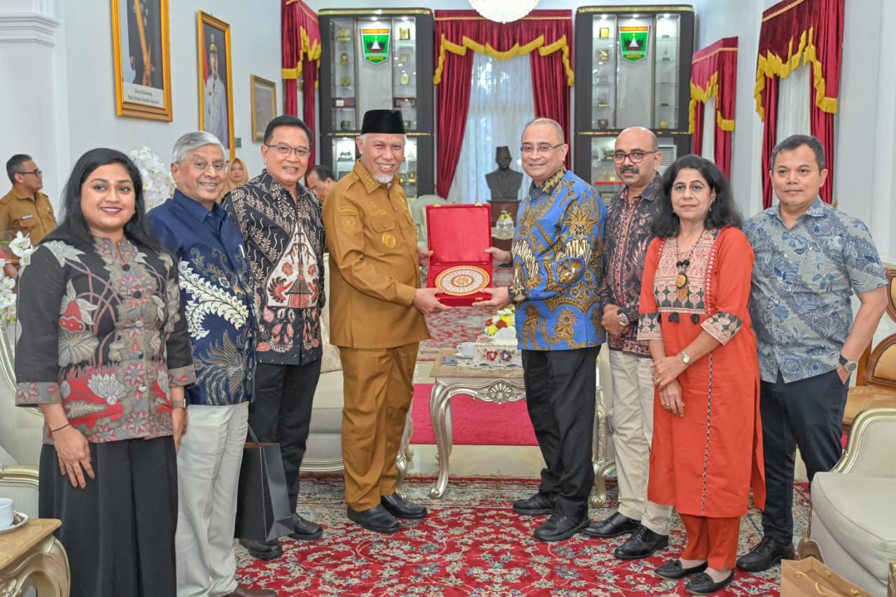 mahyeldi-dan-dubes-india-bahas-hilirisasi-gambir-hingga-kerja-sama-pendidikan mahyeldi-dan-dubes-india-bahas-hilirisasi-gambir-hingga-kerja-sama-pendidikan