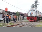 kai-divre-ii-sumbar-perketat-pemeriksaan-jalur-kereta-api kai-divre-ii-sumbar-perketat-pemeriksaan-jalur-kereta-api