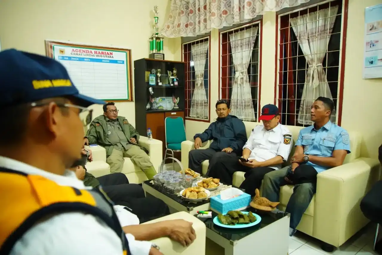 banjir-lintau-buo-rusak-67-rumah-dan-5-jembatan banjir-lintau-buo-rusak-67-rumah-dan-5-jembatan