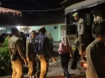 razia-dini-hari,-satpol-pp-padang-amankan-22-orang-di-penginapan