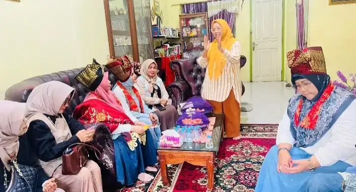 kici-kunjungi-galeri-permata-hati,-apresiasi-deta-dan-tingkuluak-yang-mendunia kici-kunjungi-galeri-permata-hati,-apresiasi-deta-dan-tingkuluak-yang-mendunia