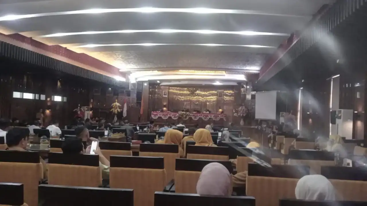 gelar-rdp-di-dprd-pessel,-ppni-minta-investor-bongkar-bangunan-berornamen-klenteng-di-pulau-cubadak gelar-rdp-di-dprd-pessel,-ppni-minta-investor-bongkar-bangunan-berornamen-klenteng-di-pulau-cubadak