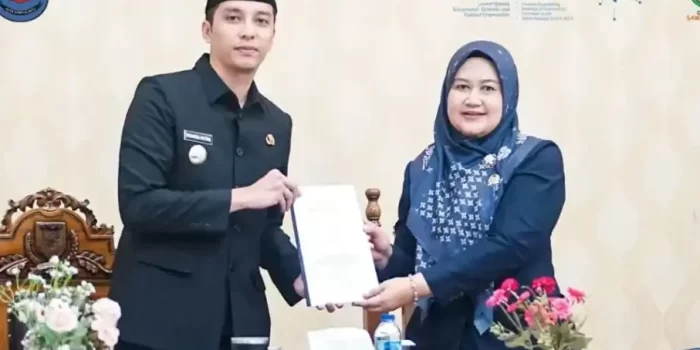 wali-kota-sawahlunto-terima-rekomendasi-lkpj-2025