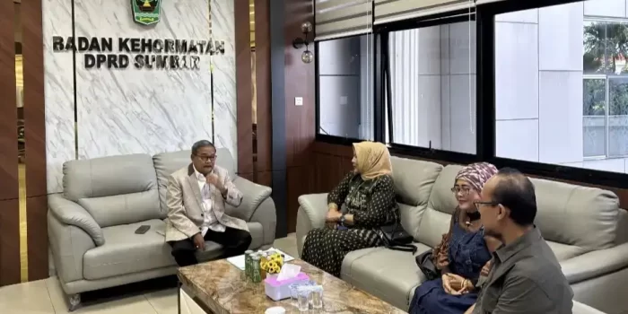 bk-dprd-banten-pelajari-tata-tertib-dan-kode-etik-ke-dprd-sumbar