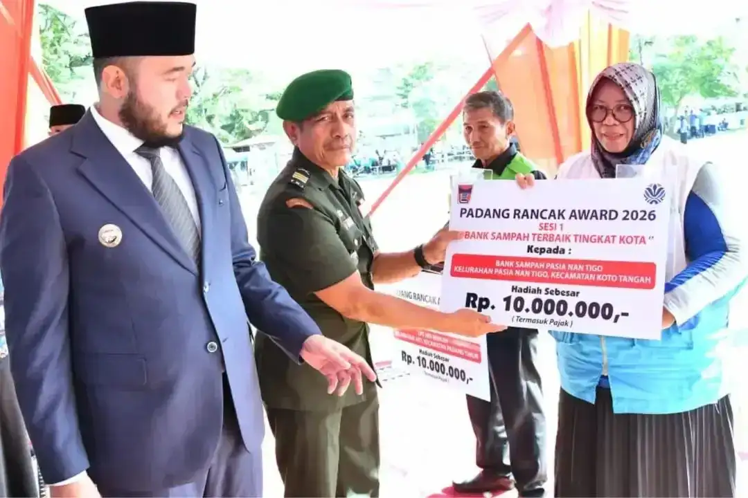 padang-rancak-award-2026,-bank-sampah-pasie-nan-tigo-raih-penghargaan-terbaik padang-rancak-award-2026,-bank-sampah-pasie-nan-tigo-raih-penghargaan-terbaik